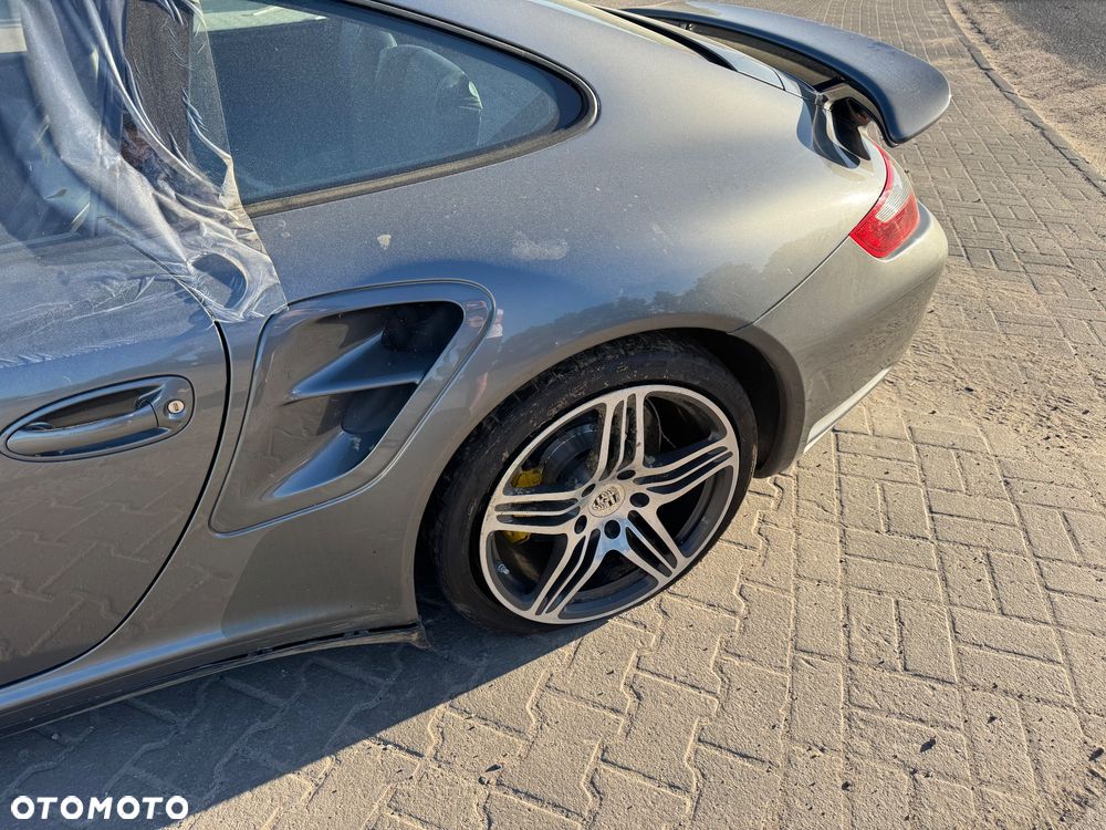 Porsche 911 - 17