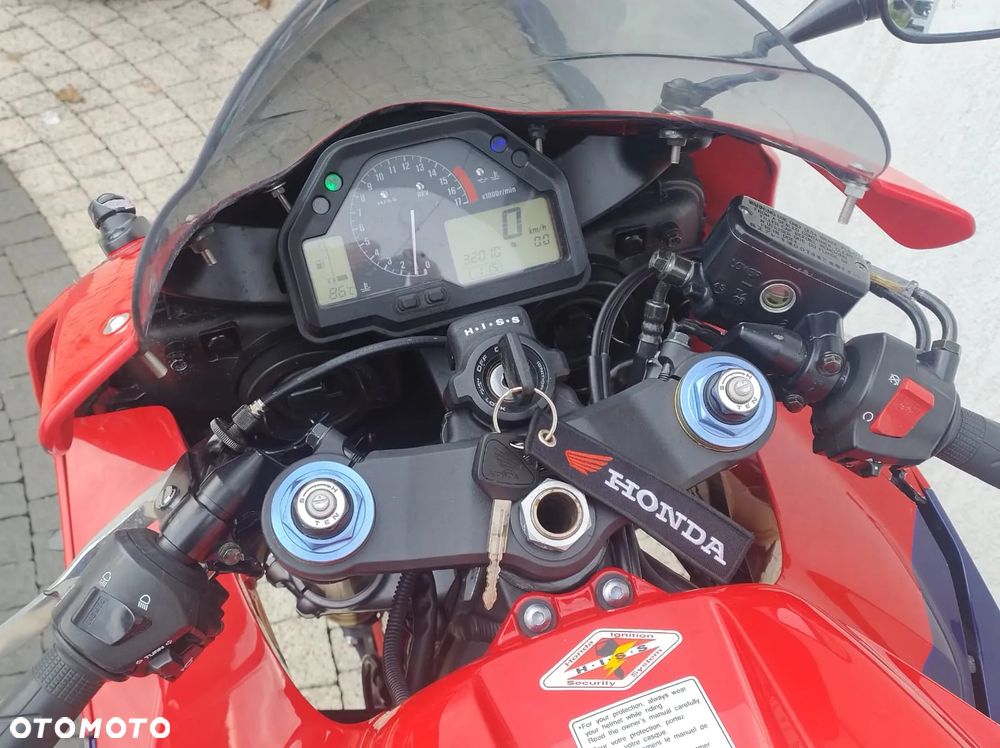 Honda CBR - 12