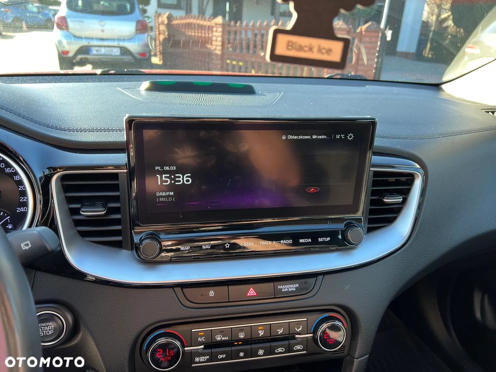 Kia XCeed - 12