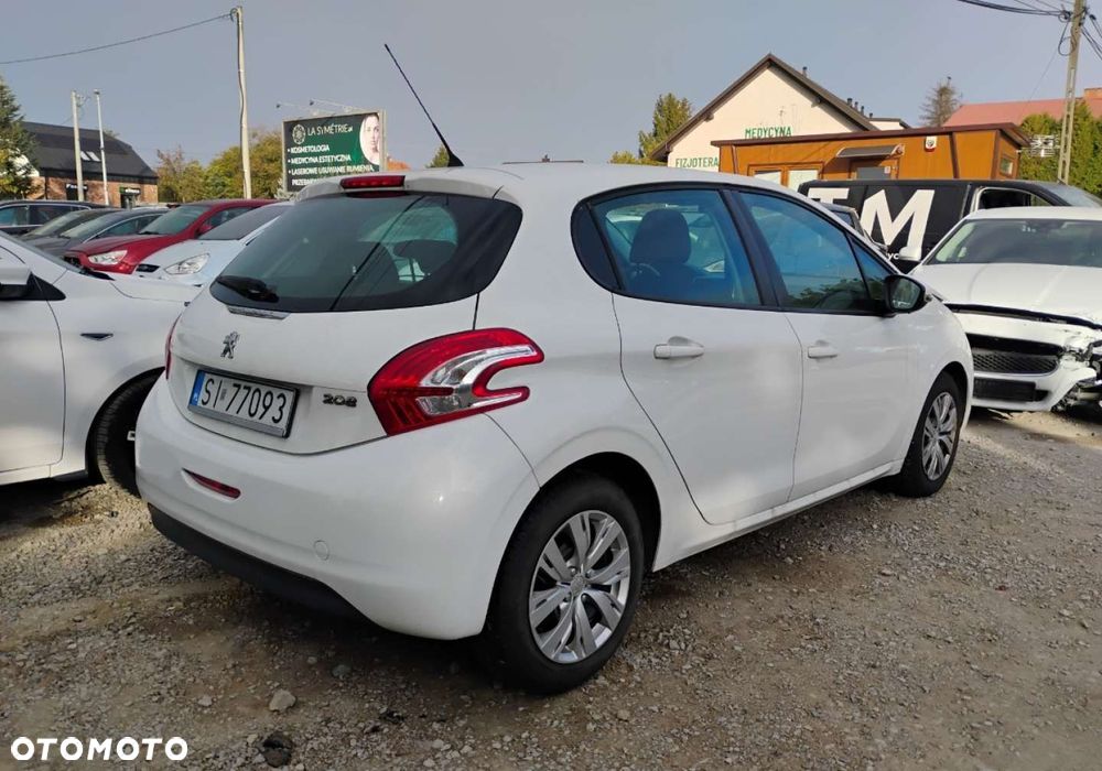 Peugeot 208 - 4