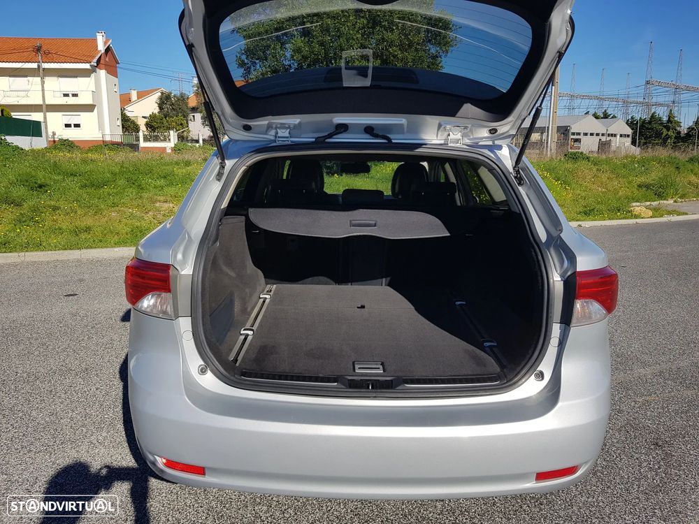 Toyota Avensis SW 2.0 D-4D Luxury+Navi - 52