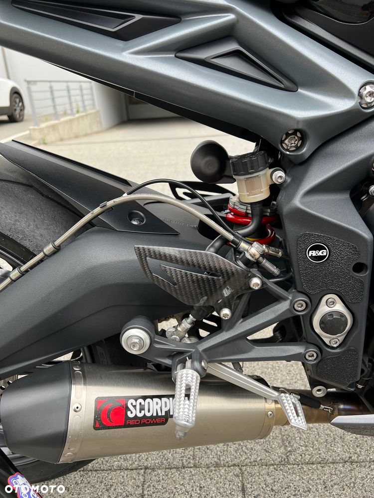 Triumph Daytona - 10