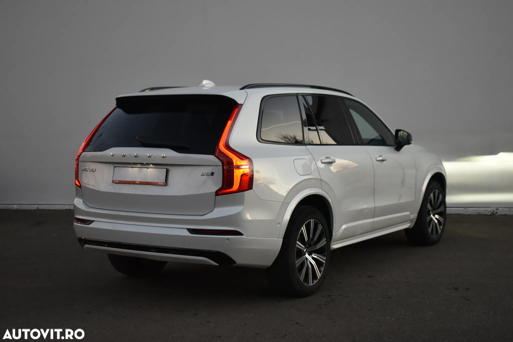 Volvo XC 90 B5 D AWD Geartronic Momentum Pro - 4