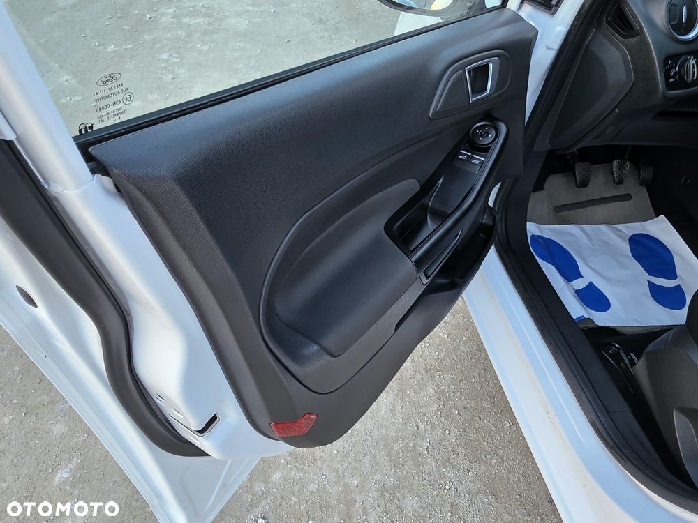 Ford Fiesta - 15