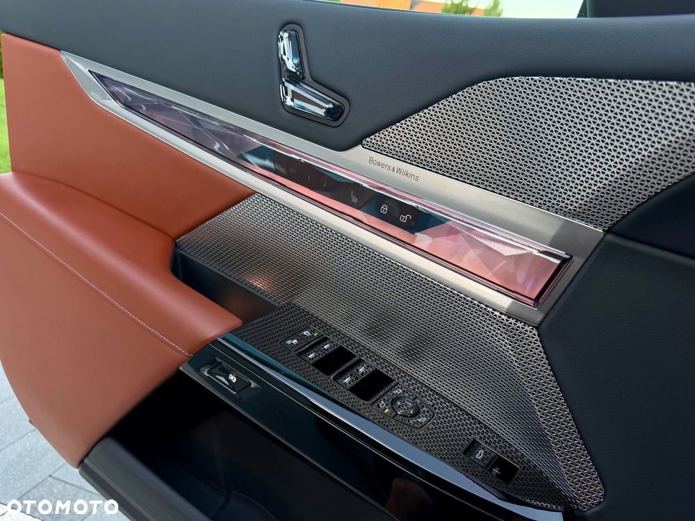 BMW Seria 7 M760e PHEV xDrive Individual Edition sport - 35