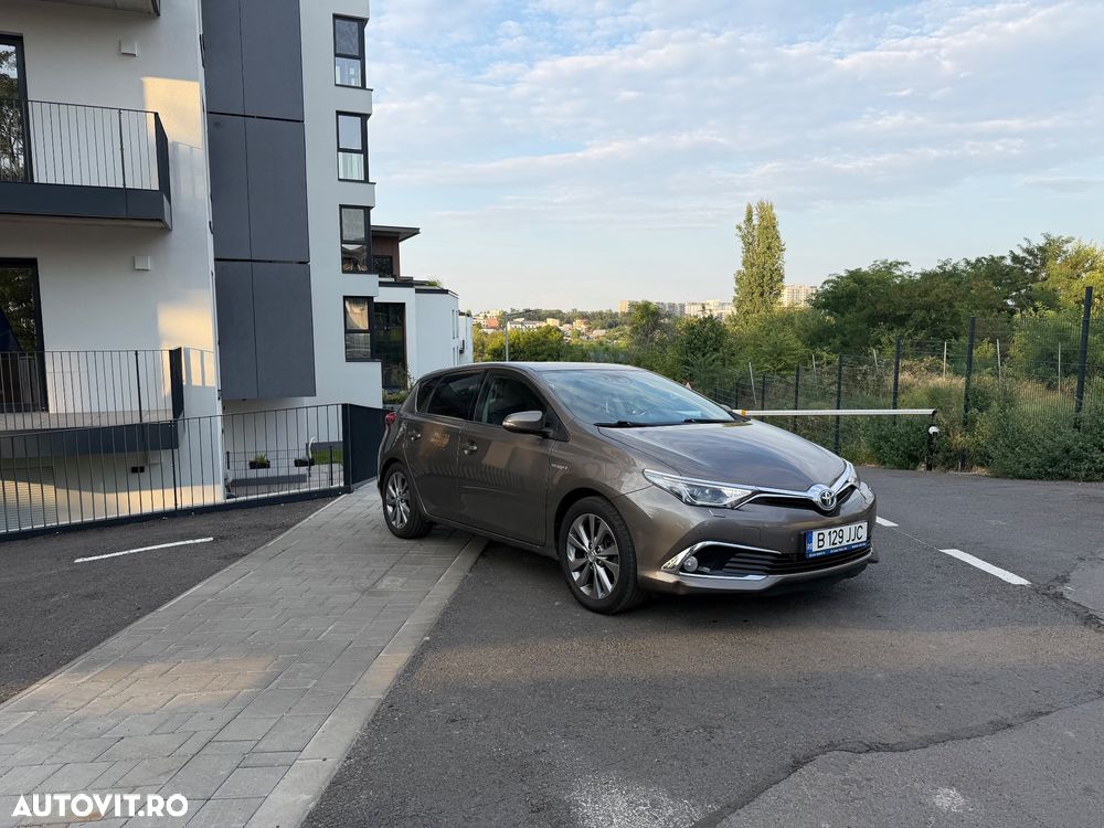 Toyota Auris 1.8 L VVT-i Sol + - 2