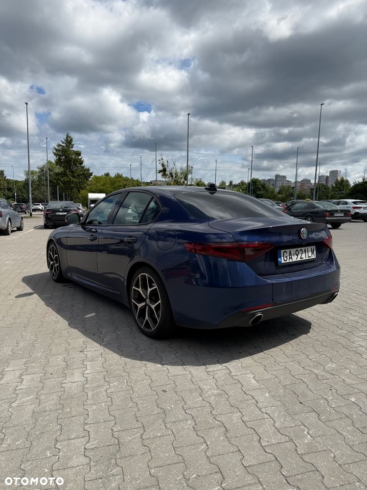 Alfa Romeo Giulia 2.0 Turbo 16V AT8 Veloce Ti - 5
