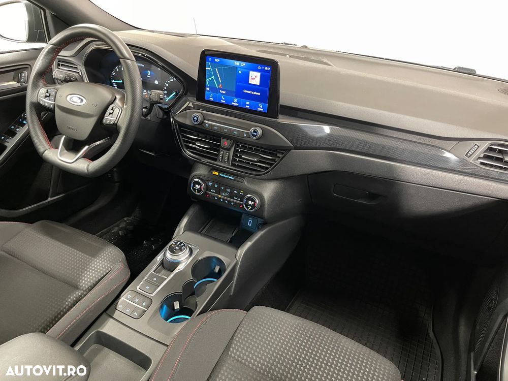 Ford Focus 1.5 EcoBoost ST-Line - 10