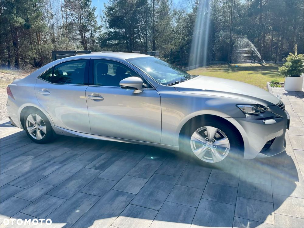 Lexus IS 300h Elegance - 8
