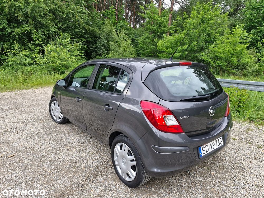 Opel Corsa 1.4 16V Cosmo - 9