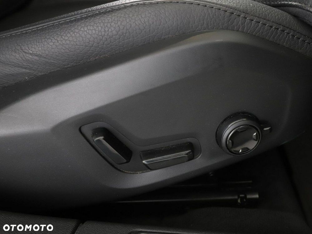 Volvo V60 B4 D Plus Dark - 37