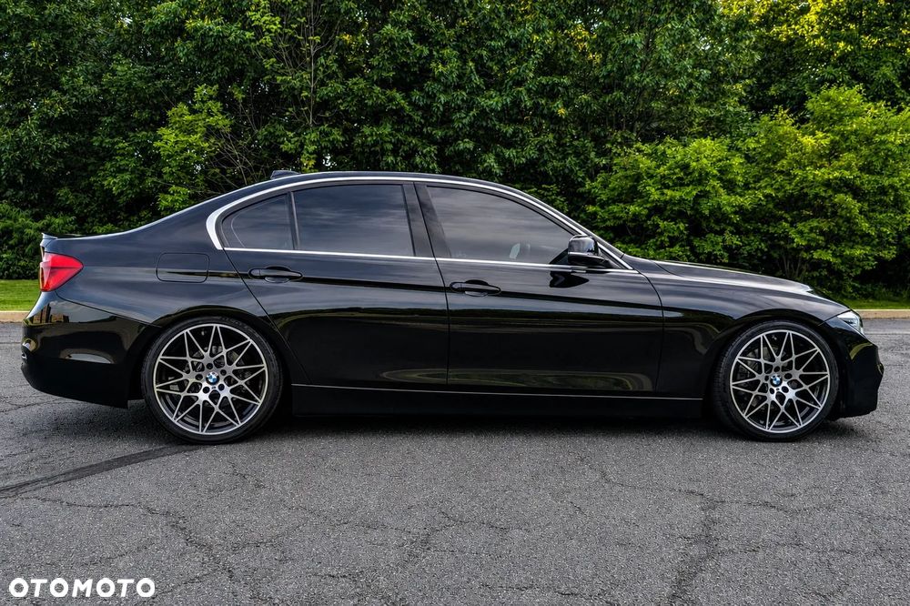 BMW Seria 3 330i xDrive Edition M Sport Shadow - 5