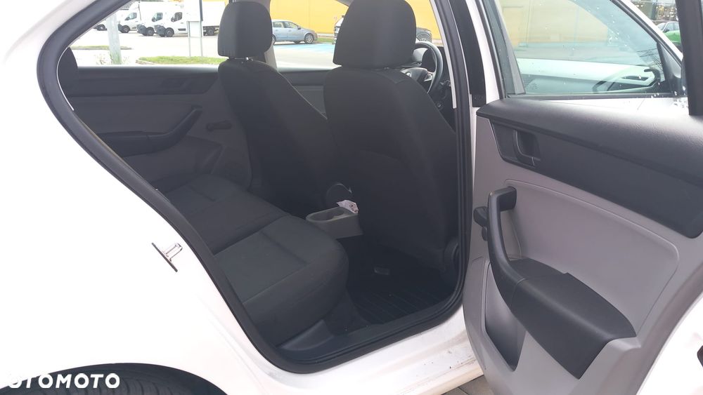 Skoda RAPID 1.6 TDI DPF Edition - 29