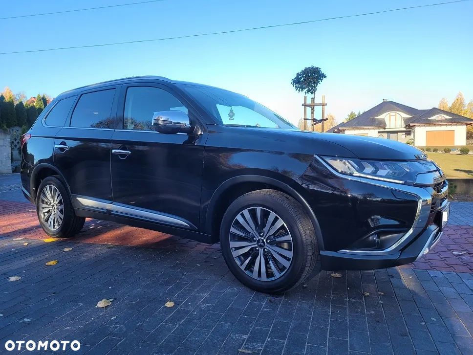 Mitsubishi Outlander 2.0 Intense + Navi 4WD CVT - 22