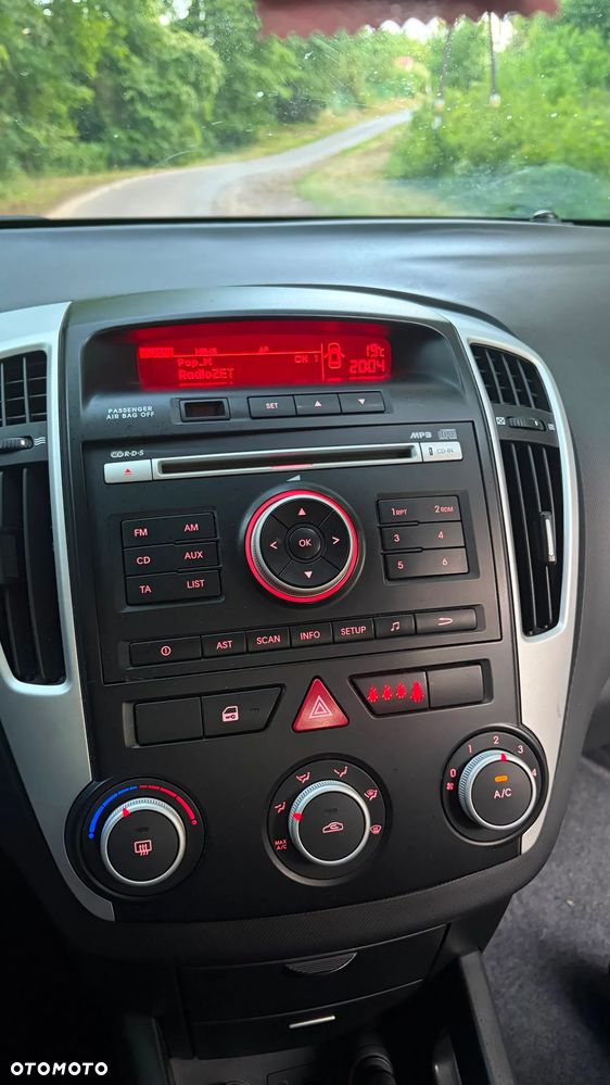 Kia Ceed 1.6 L - 12