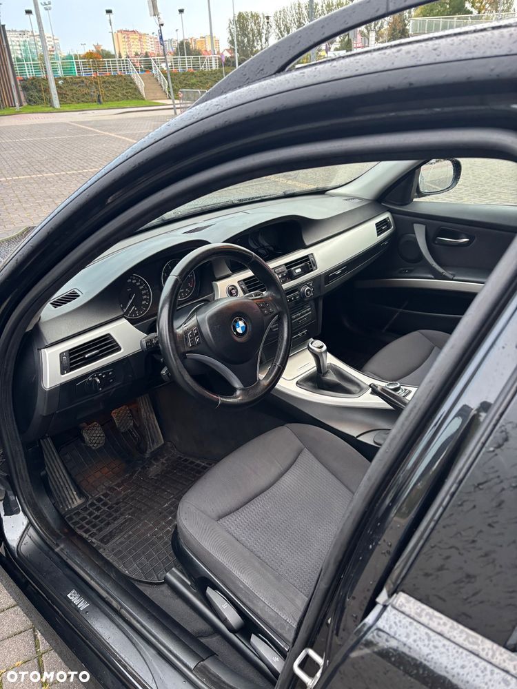 BMW Seria 3 318i - 6