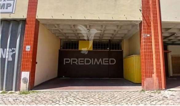 2  Espaços comercial com total de 472 m² em Benfica - Grande imagem: 2/17