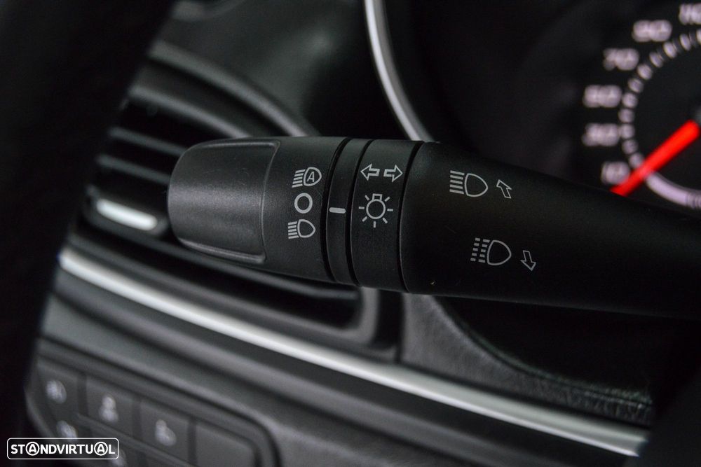 Fiat Tipo Station Wagon 1.3 M-Jet Lounge - 32