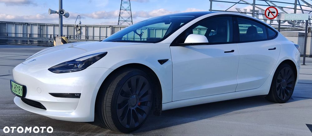 Tesla Model 3 - 11