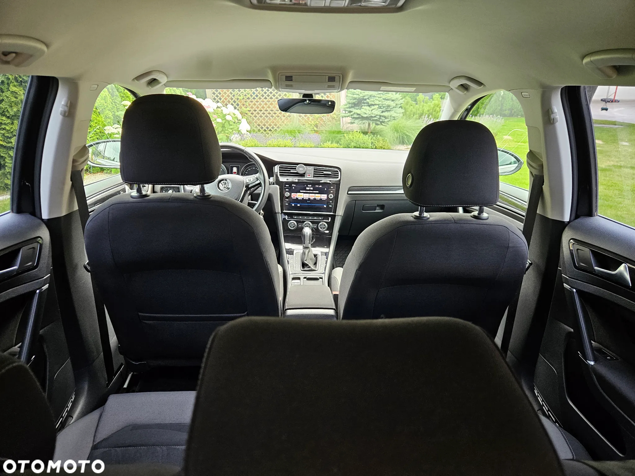 Volkswagen Golf - 12