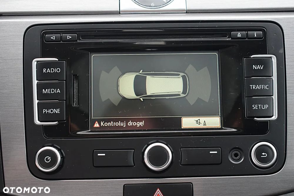 Volkswagen Passat 2.0 TDI Highline - 29