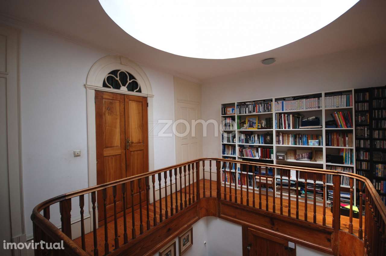 Prédio Singular na Rua do Almada no Porto - Grande imagem: 2/16