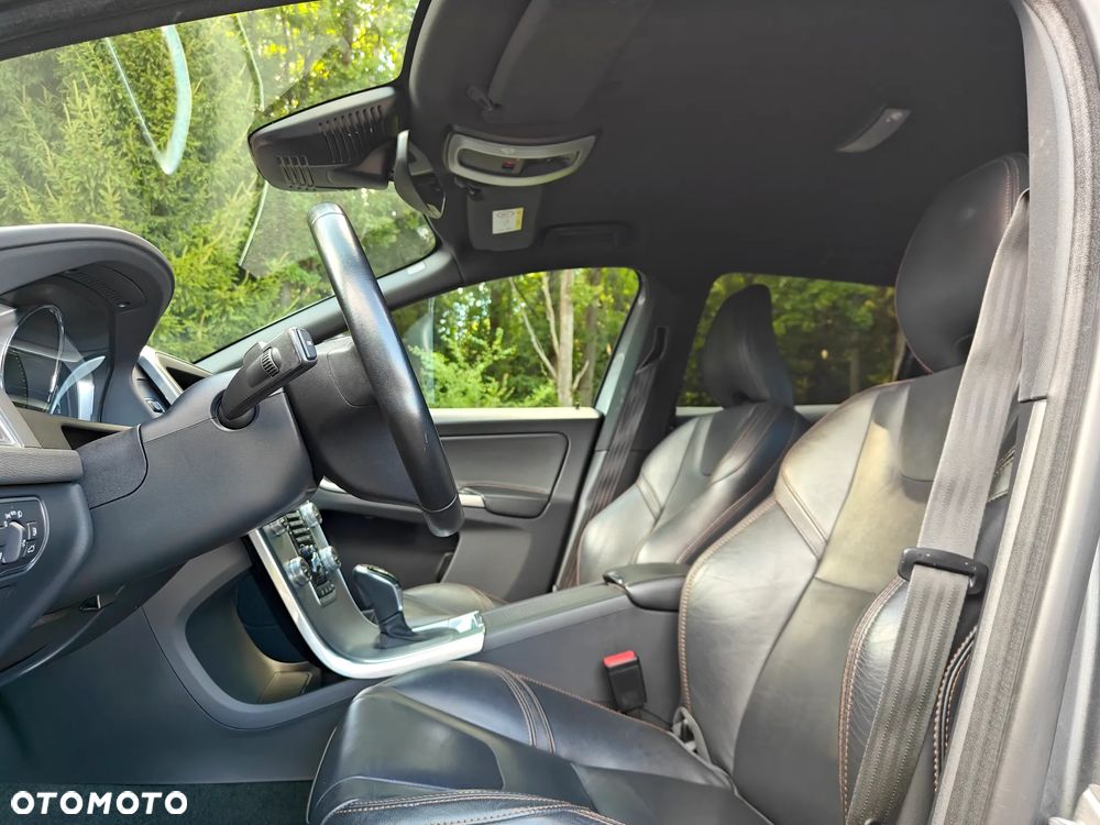Volvo XC 60 D4 Geartronic Summum - 19