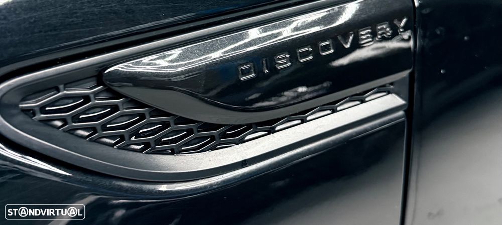 Land Rover Discovery Sport P300e R-Dynamic HSE - 25