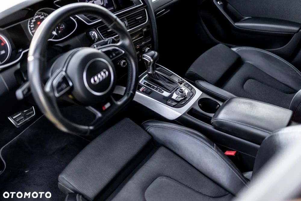 Audi A4 Avant 2.0 TDI DPF quattro S tronic S line Sportpaket - 17