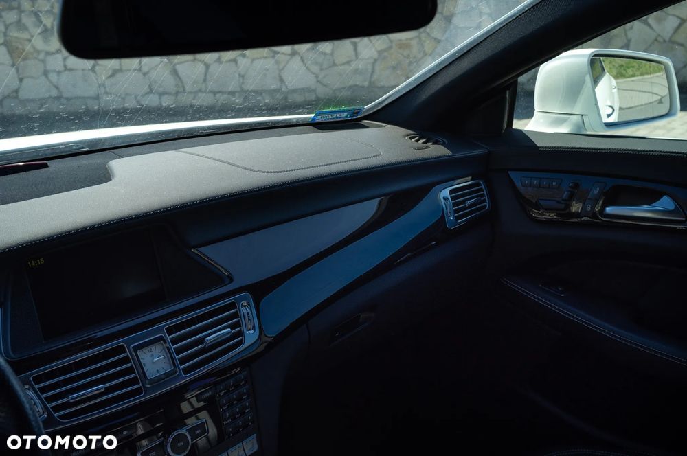 Mercedes-Benz CLS 500 4-Matic BlueEff - 33