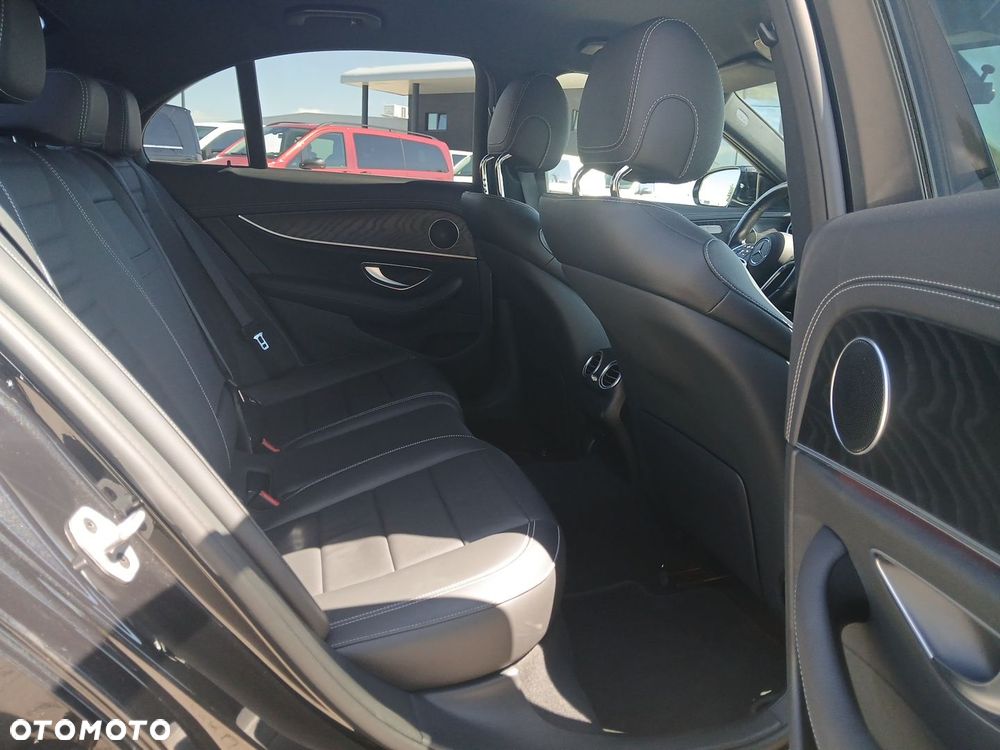 Mercedes-Benz Klasa E 300 de Avantgarde - 15