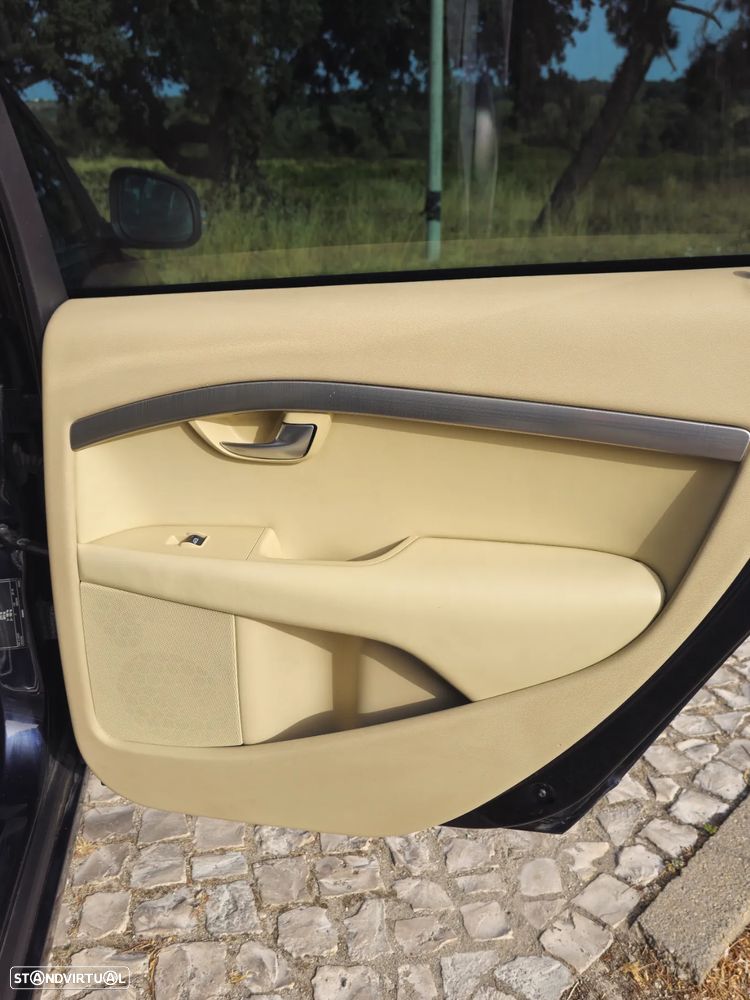 Volvo V70 2.0 D Momentum - 20