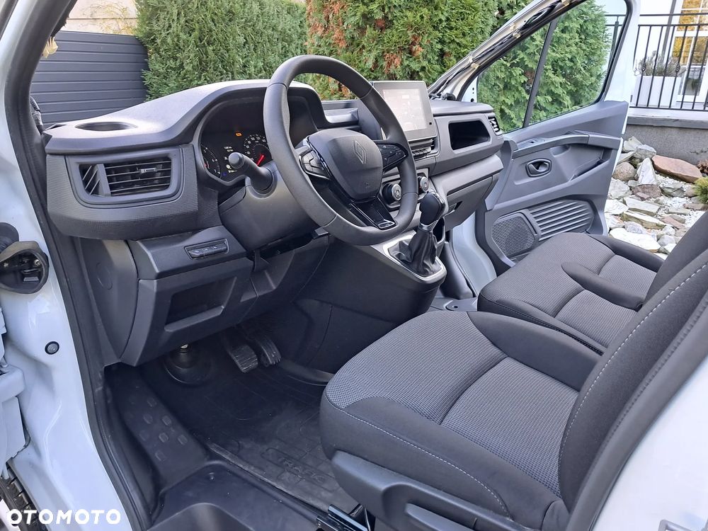 Renault Trafic - 10