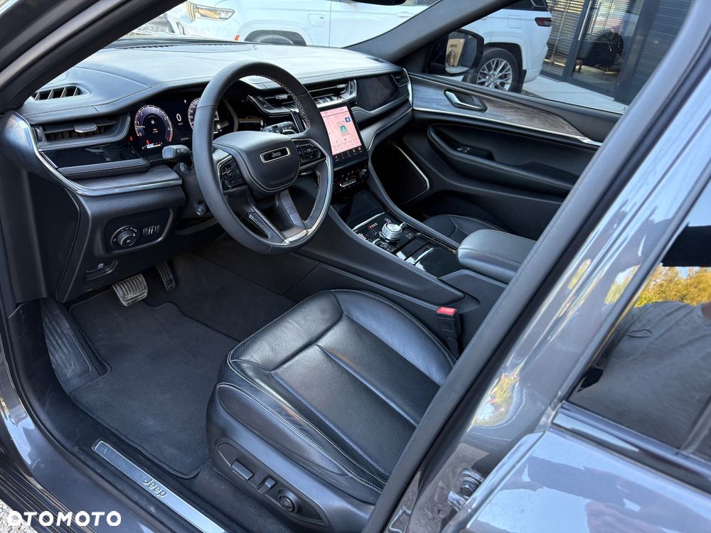Jeep Grand Cherokee - 14