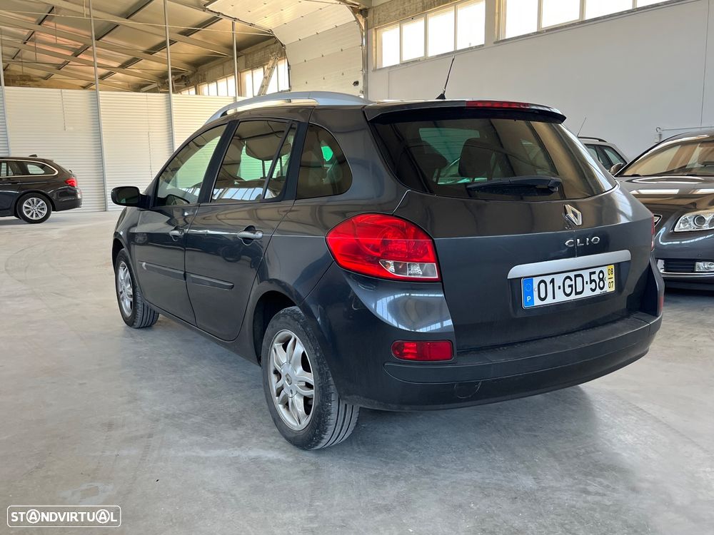 Renault Clio Sport Tourer - 11
