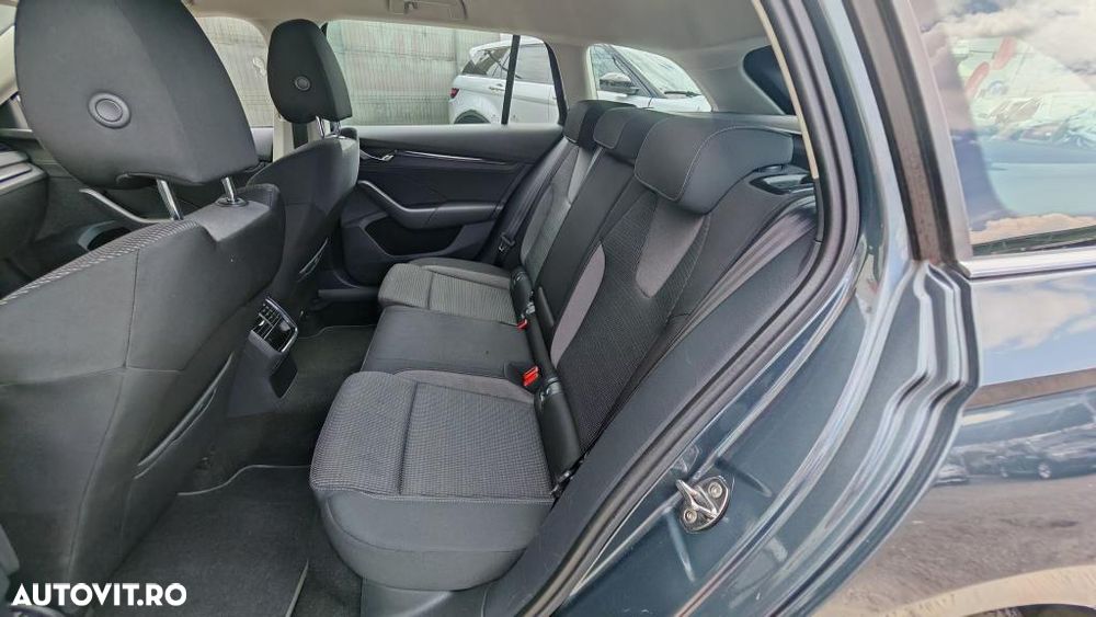 Skoda Octavia 2.0 TDI Premium Edition - 13