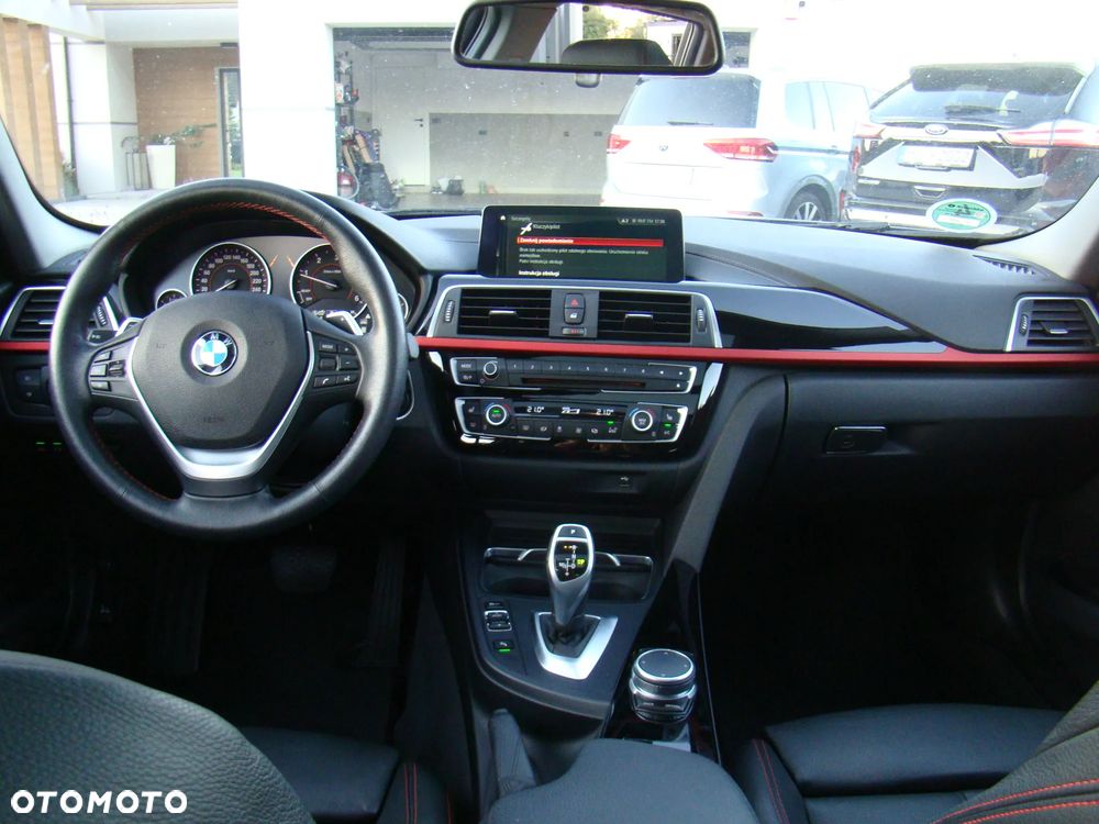 BMW Seria 3 320d xDrive Sport Line - 32