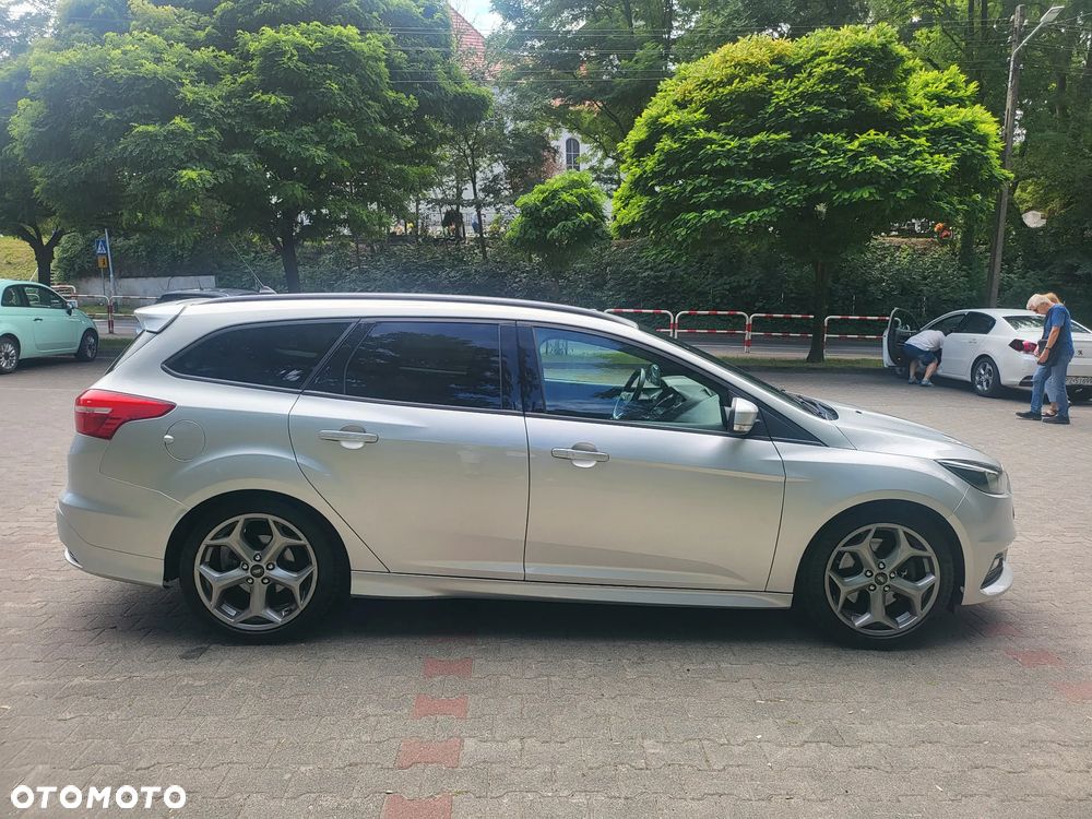 Ford Focus 2.0 TDCi ST-2 - 6