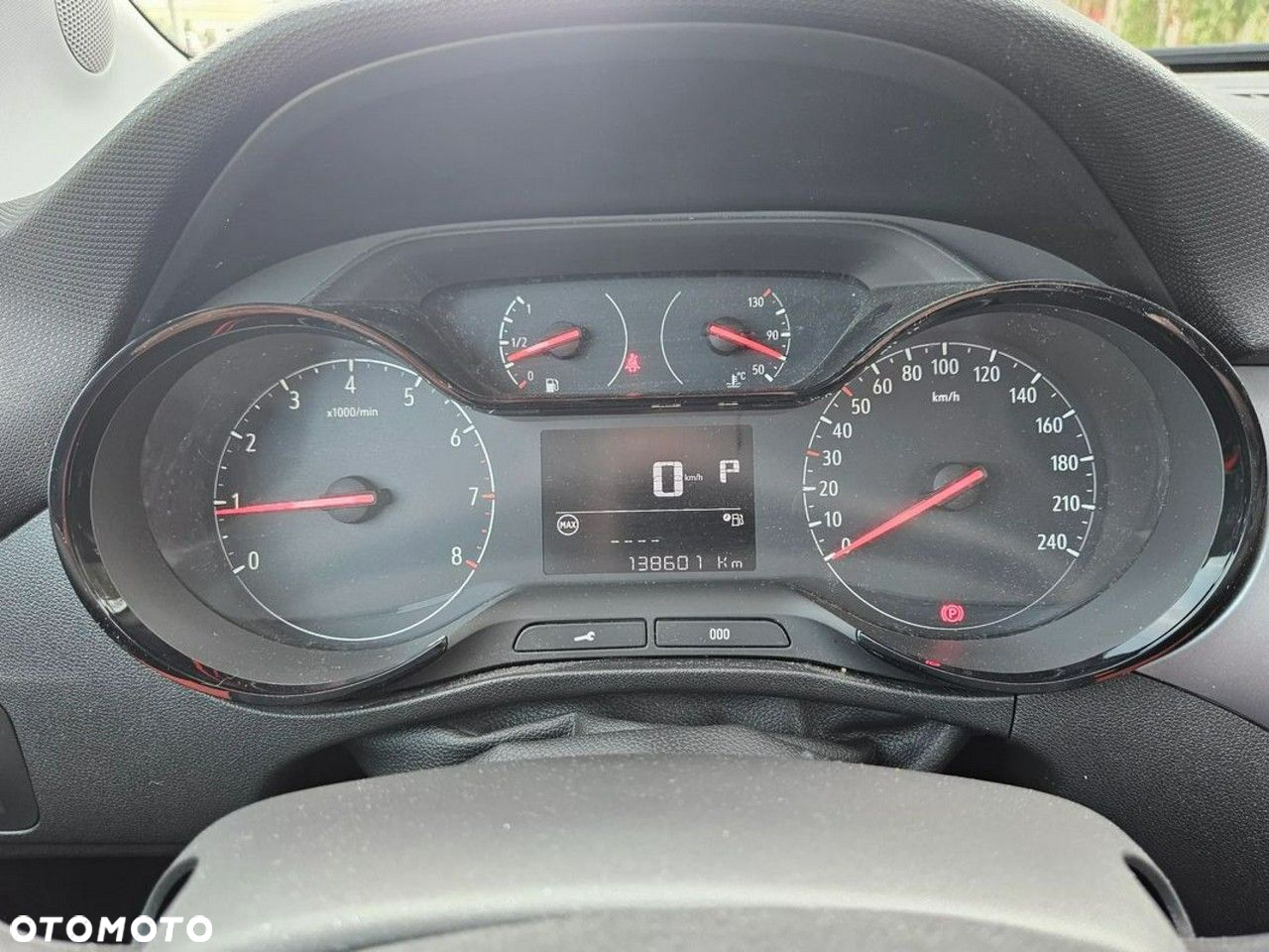 Opel Crossland X - 16