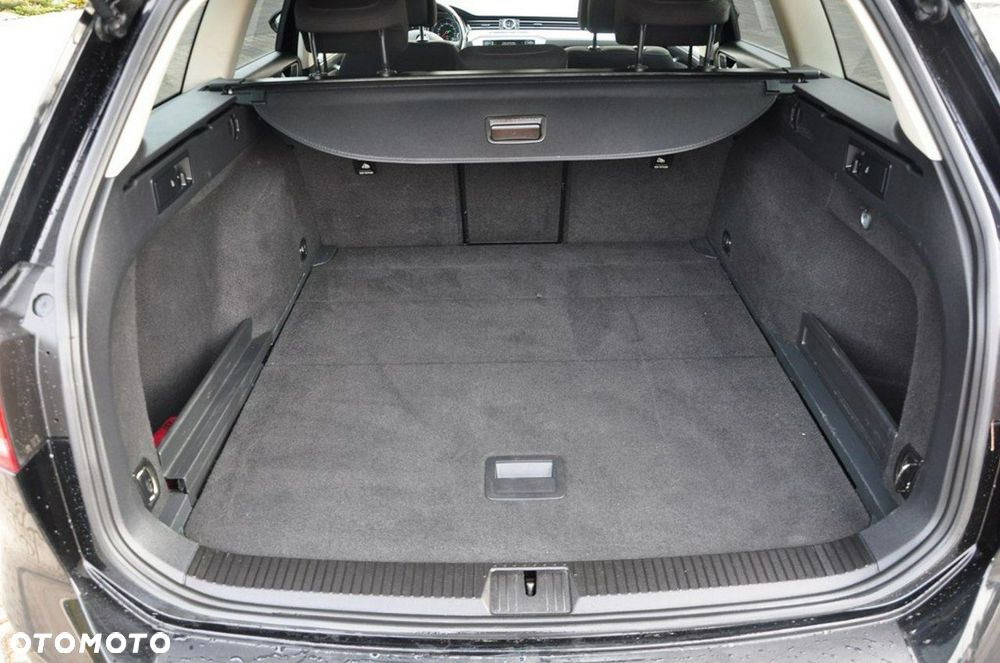 Volkswagen Passat Variant - 25