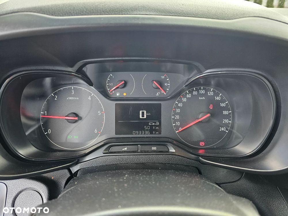 Opel COMBO - 19