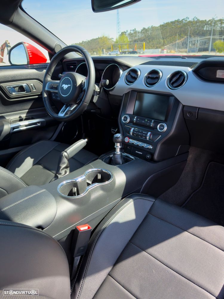 Ford Mustang 2.3i EcoBoost - 19