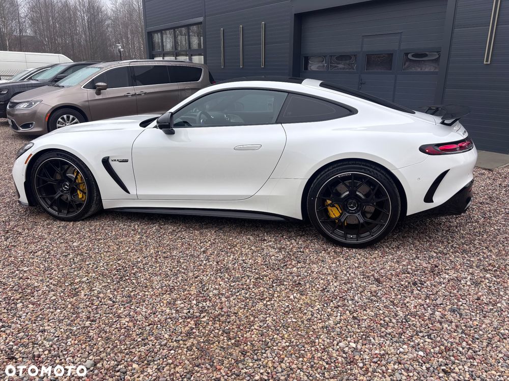 Mercedes-Benz AMG GT - 11