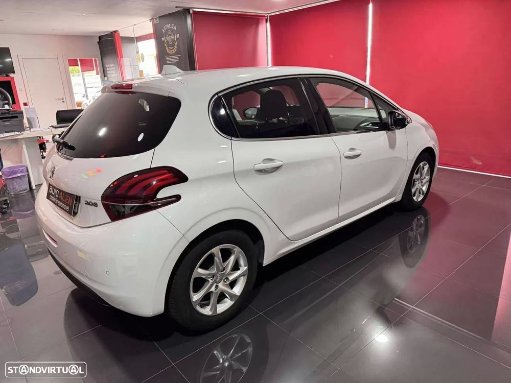 Peugeot 208 1.6 BlueHDi Allure - 4