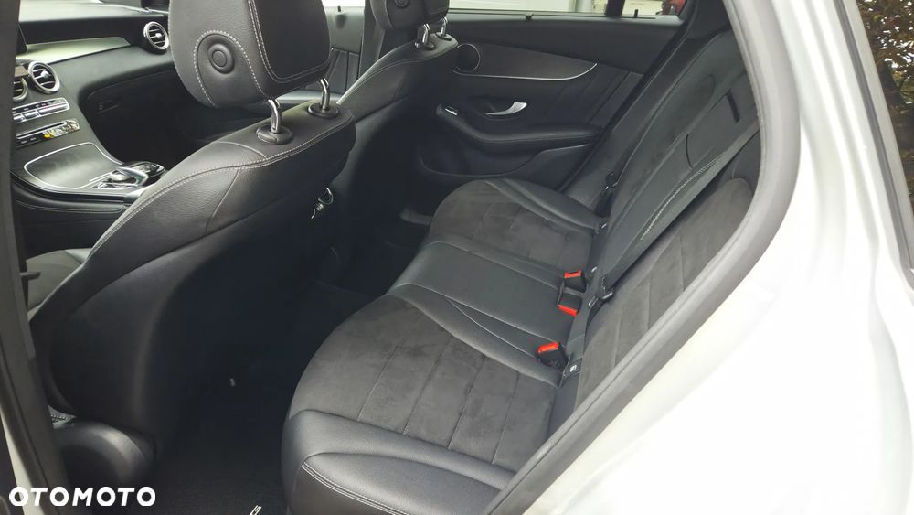 Mercedes-Benz GLC 250 4Matic 9G-TRONIC AMG Line - 9