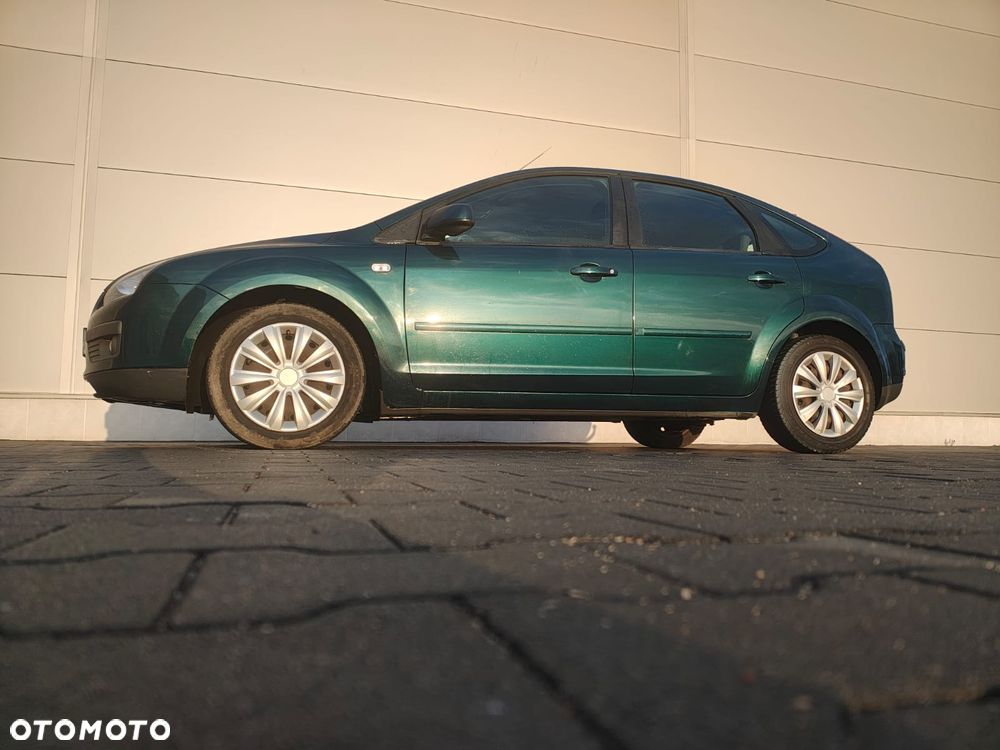 Ford Focus 1.6 16V Style - 25