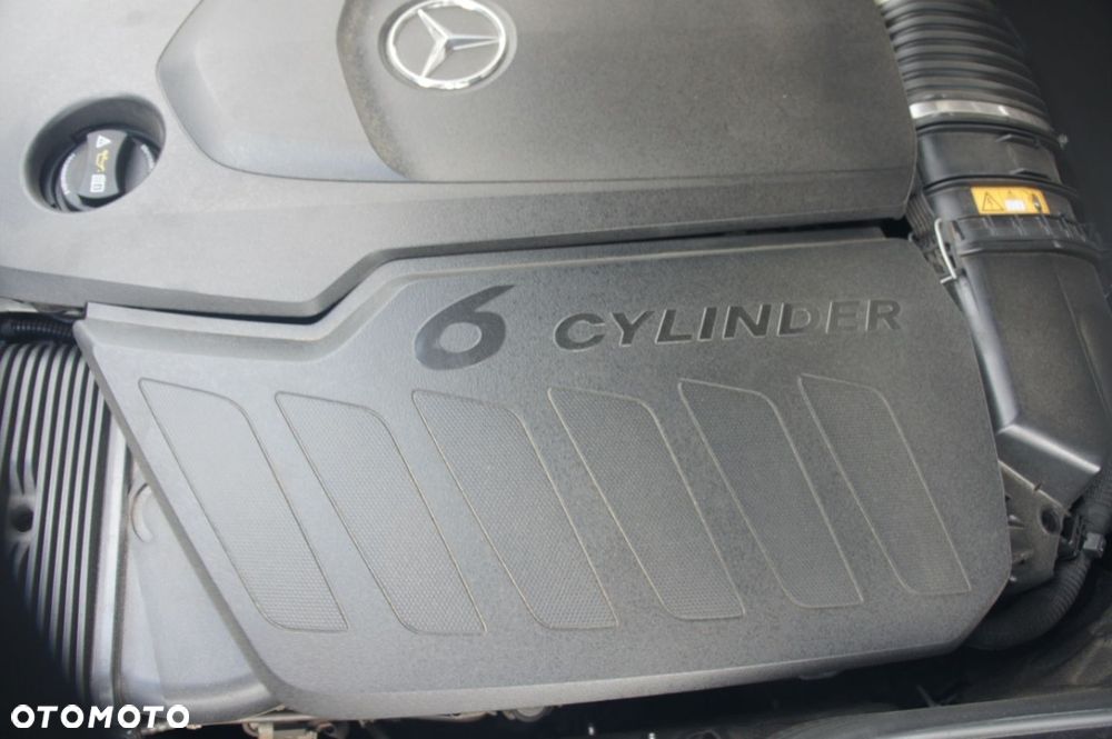 Mercedes-Benz Klasa E - 33