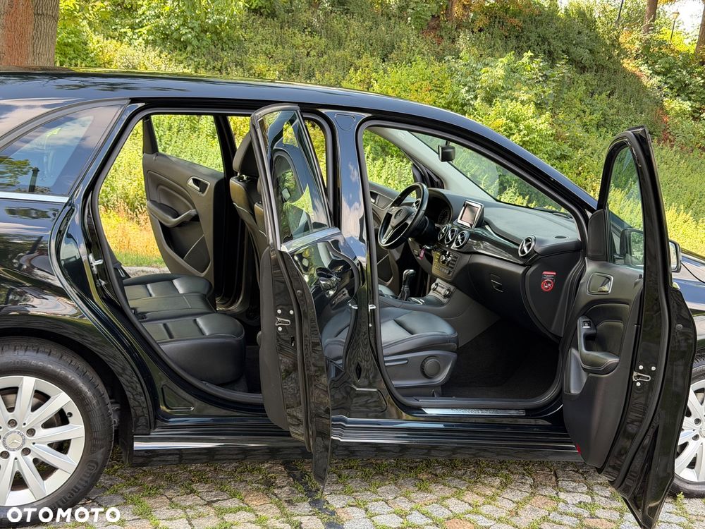 Mercedes-Benz Klasa B 180 d Peak Edition - 9