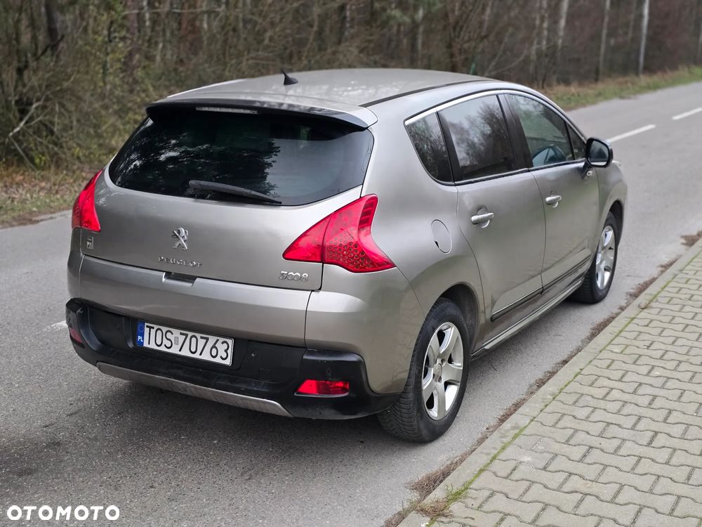 Peugeot 3008 Hybrid4 - 14