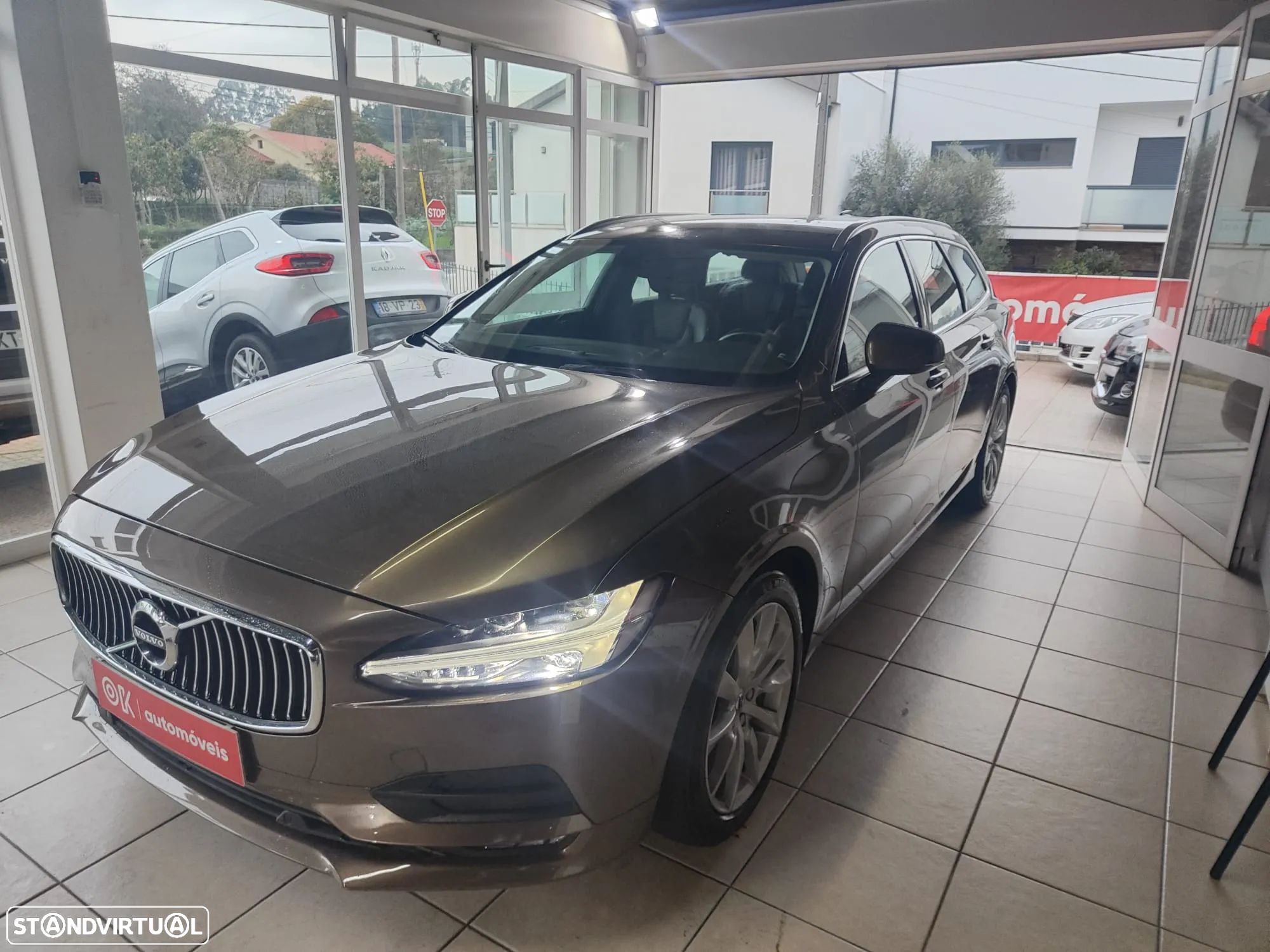 Volvo V90 2.0 D4 Momentum Plus Geartronic - 5